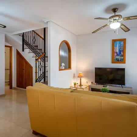 Σπίτι διακοπών Beautiful 3 Bed In *