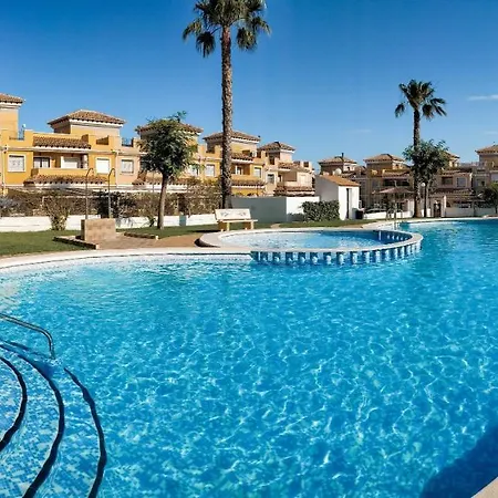 Beautiful 3 Bed In Holiday home
